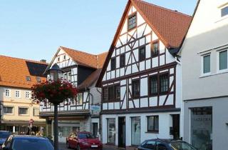 Haus kaufen in 63607 Wächtersbach, Wächtersbach - AUMÜLLER-Immobilien - Charmantes Fachwerkhaus mit Ladenfläche und zwei Wohnungen mit Dachterrasse