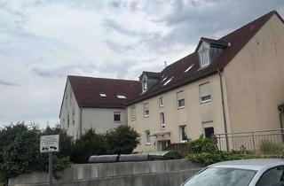 Wohnung kaufen in 93083 Obertraubling, Großzügige 1 ZKB Dachgeschosswohnung mit Balkon in Obertraubling