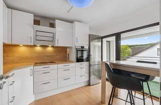 Wohnung kaufen in 53227 Beuel, ! Wohntraum mit Weitblick ! Helle Dachgeschosswohnung mit Balkon und Garage in Küdinghoven