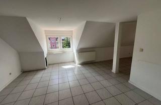 Wohnung kaufen in Pfarrstraße 62, 30459 Ricklingen, Dachgeschosswohnung mit Potenzial