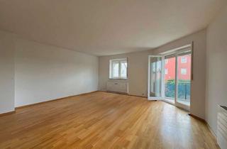 Wohnung kaufen in Herzog-Ferdinand-Straße 17, 85456 Wartenberg, Helle große 1-Zimmer-Wohnung (für Kapital-Anleger) mit 2 Balkonen in gepflegter grüner Wohnanlage
