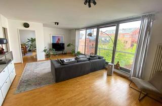 Wohnung mieten in 10965 Kreuzberg, Exklusive, sanierte 4-Raum-DG-Wohnung mit geh. Innenausstattung mit Balkon, Terrasse und EBK