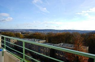 Wohnung mieten in 42279 Wuppertal, Über den Dächern von Wuppertal und sofort frei: 2 Zimmer, Balkon und EBK, kein Aufzug vorhanden