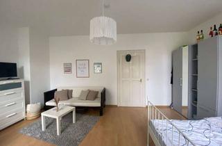 Wohnung mieten in Zimmerstraße, 76530 Innenstadt, Schönes WG Zimmer in 3er Frauen WG mit Dachterrasse und EBK in Baden-Baden