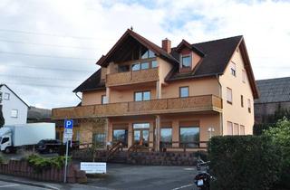 Wohnung mieten in Märkerstr. 34 a, 63755 Alzenau, Etagenwohnung: Kamin, Blick auf die Burg, riesiger Balkon, EBK, etc.