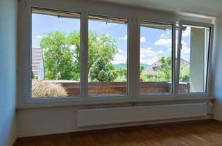 Wohnung mieten in Meisenweg 22, 72762 Reutlingen, Gehobene Lage (Lerchenbuckel), 4-Zimmer-Whg., 98 m², 1. OG, überdachter Balkon, hell, ruhig, saniert
