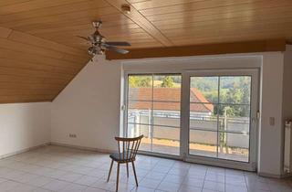 Wohnung mieten in 64850 Schaafheim, Modernisierte Wohnung mit vier Zimmern sowie Balkon und Einbauküche in Schaafheim
