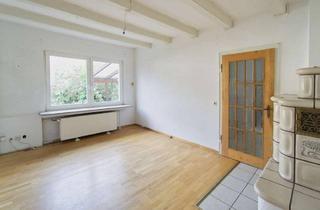 Doppelhaushälfte kaufen in 40593 Urdenbach, Düsseldorf-Urdenbach: Renovierungsbedürftige Doppelhaushälfte mit Garten in exzellenter Lage