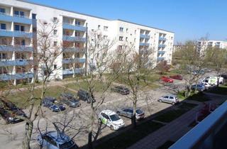 Wohnung mieten in Max-Herm-Straße 13, 14772 Brandenburg, Nachmieter gesucht für 3 Raum Wohnung mit Balkon