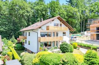 Haus kaufen in 94086 Bad Griesbach, Drei Wohnungen, ein Versprechen: Hier ist Platz für alle.