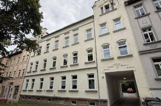 Haus kaufen in 09130 Sonnenberg, Vollvermietetes und großes MFH mit Balkonen und Stellplätzen in guter und ruhiger Lage!
