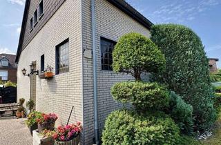 Einfamilienhaus kaufen in 50769 Worringen, Freistehendes Einfamilienhaus, mit vielen Zimmern, großem Garten und Garage