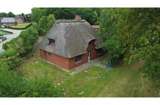 Haus kaufen in 25821 Almdorf, Reetdachkate in Nordseenähe: Ein ungeschliffener Juwel mit individuellem Gestaltungspotenzial