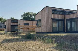 Haus mieten in Hainaer Weg 17, 98630 Römhild, Kompaktes Traumhaus mit gehobener EBK, PV zur Eigennutzung, Garten, Carport