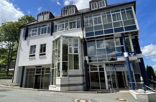 Anlageobjekt in Kirchweg, 98724 Neuhaus, Hochwertiges Wohn – Geschäfts – Haus