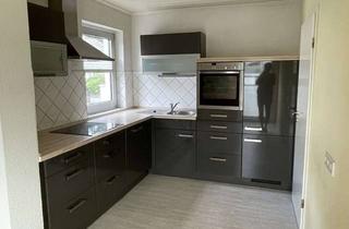 Wohnung mieten in 42857 Remscheid, Preiswerte 2,5-Zimmer-Wohnung mit Balkon und Einbauküche in Remscheid