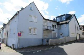 Haus kaufen in 65597 Hünfelden, Großzügiges Wohnhaus mit Garage in Hünfelden-Nauheim