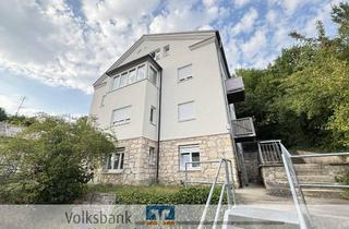 Wohnung kaufen in 85072 Eichstätt, Charmante 3-Zimmer-Dachgeschoß-Wohnung mit Balkon