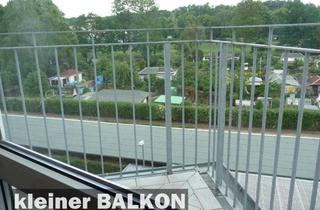 Wohnung mieten in Rosa Luxemburg Straße 92, 08058 Zwickau, Wohnen mit Balkon und Carport in Muldennähe