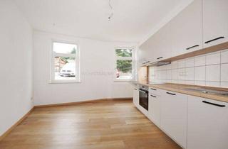 Wohnung mieten in Von-Bach-Straße, 09366 Stollberg, Gemütliche 3-Raum-Wohnung mit neuer Einbauküche und schönem Gemeinschaftsgarten