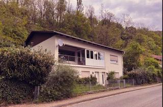 Haus kaufen in 66130 Saarbrücken, Saarbrücken - Freistehendes Wohnhaus mit zwei Einliegerwohnungen in Rehlingen-S