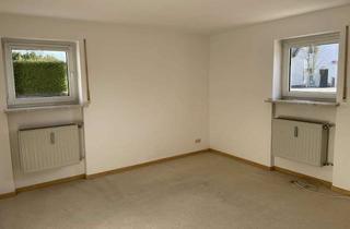 Wohnung mieten in 93142 Maxhütte-Haidhof, 3-Zimmer-Souterrain-Wohnung in Maxhütte-Zentrum für Single, Stellplatz