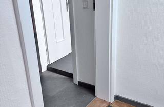 Wohnung mieten in Humboldtstraße 12, 63071 Offenbach, Geschmackvolle, gepflegte 2-Raum-Dachgeschosswohnung in Offenbach am Main