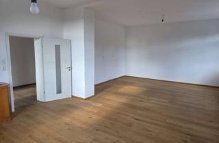 Wohnung mieten in Ölsnitzer Str. 87, 95028 Innenstadt, Exklusive, lichtdurchflutete 4 Zimmer Wohnung am Stadtrand von Hof