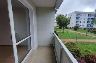 Wohnung mieten in Hallesche Straße 234, 06295 Lutherstadt Eisleben, Erdgeschosswohnung mit Balkon und Stellplätzen vor der Tür