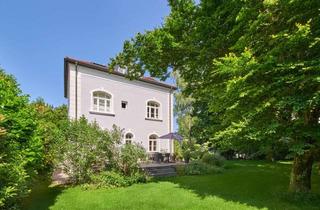 Villa kaufen in 81243 Pasing, Exzellent sanierte Familien-Villa mit parkähnlichem Traumgarten