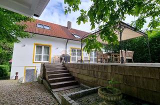 Einfamilienhaus kaufen in 93087 Alteglofsheim, Aufwendig modern gestaltetes Einfamilienhaus in Grenzbauweise mit Einliegerwohnung