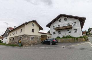 Haus kaufen in 94116 Hutthurm, Gemeinde Hutthurm 3-Seit-Hof: Wohnhaus – Nebengebäude mit Einliegerwohnung – Stall/Scheune zentral i