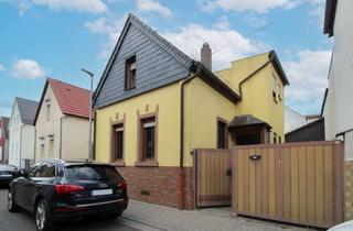Haus kaufen in 67069 Oppau, MFH mit 2 Einheiten und Wertsteigerungspotenzial in Vorstadtlage zur flexiblen Nutzung