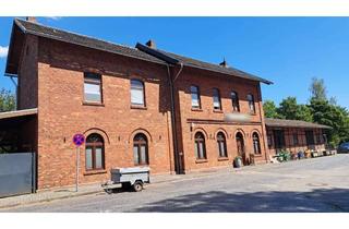 Haus kaufen in 37632 Eschershausen, Traumhaftes Zweifamilienhaus mit nostalgischem Charme – Ehemaliger Bahnhof in idyllischer Lage