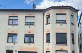 Haus kaufen in 66787 Wadgassen, Kapitalanleger aufgepasst!!! 6-Familienhaus mit großem Garten in Wadgassen-Hostenbach zu verkaufen