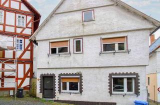 Anlageobjekt in 34626 Neukirchen, EFH mit ELW im historischen Ortskern von Neukirchen –viel Potenzial für Individualisten & Investoren