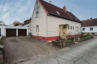 Anlageobjekt in 66132 Saarbrücken, 3ZKB-Dachgeschosswohnung mit Garten und Garage