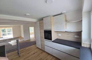 Wohnung mieten in Brucker Weg 45, 91054 Süd, Exklusive, neue, möblierte 3-Raum-Wohnung mit Wintergarten und Balkon im Grünen, Erlangen/Buckenhof