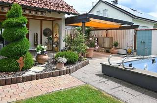 Villa kaufen in 88368 Bergatreute, Unternehmervilla mit Gartenidylle, Pool und Büroteil in Bergatreute