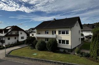 Haus kaufen in Altenhofstraße, 65589 Hadamar, Zweifamilienhaus in Hadamar-Oberzeuzheim
