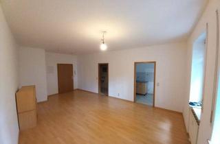 Wohnung mieten in 08451 Crimmitschau, Single-Apartment in Hochparterre mit kleiner Küche, ab sofort beziehbar
