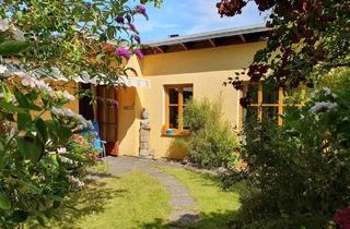 Mehrfamilienhaus kaufen in Emmastr. 13, 27476 Cuxhaven, Cuxhaven - Bungalow mit kleiner Gartenoase am Meer