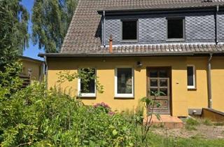Doppelhaushälfte kaufen in 18519 Sundhagen, Sundhagen - Sanierungsobjekt mit Potenzial: entkernte Doppelhaushälfte