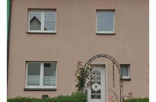 Einfamilienhaus kaufen in 98587 Steinbach-Hallenberg, Steinbach-Hallenberg - Reihenmittelhaus (MASSIV) in ruhiger und zentraler Lage