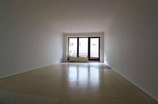 Wohnung kaufen in Friesische Strasse 110, 24937 Friesischer Berg, für Handwerker ideal. Geräumige, helle 4-Zi. mit Balkon, Stellplatz