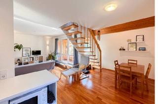 Wohnung mieten in Gutleutstraße 59, 79115 Haslach, Schöne 2-Zimmer-Maisonette-Wohnung mit Balkon (FREI 01.09.2025 - 15.03.2026)