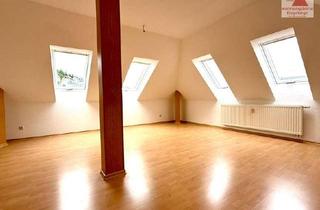 Wohnung mieten in Auerbacher Str. 16, 09390 Gornsdorf, Gemütliche 2-Raum-Dachgeschosswohnung in Gornsdorf mit PKW-Stellplatz!