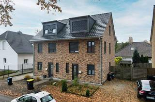 Doppelhaushälfte kaufen in 28309 Bremen, Doppelhaushälfte mit 4 Zimmern und Stellplatz in Bremen-Osterholz