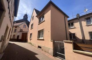 Haus kaufen in 67269 Grünstadt, Entwicklungsfähiges 4 Familienhaus in Grünstadt - Ochsengasse