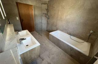 Wohnung mieten in Triebstraße, 84130 Dingolfing, Erstbezug nach Sanierung mit Balkon und EBK: Schöne 4-Raum-Wohnung mit geh. Innenausstattung